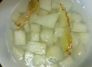 Hình của món Lê chưng đường phèn🍐🍐🍐.