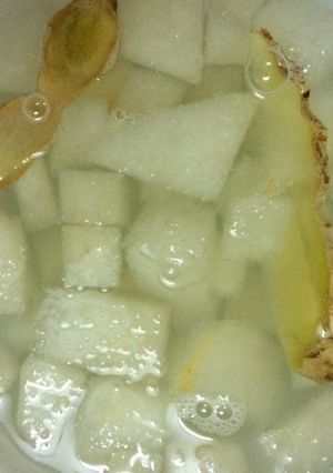 Hình của món Lê chưng đường phèn🍐🍐🍐.