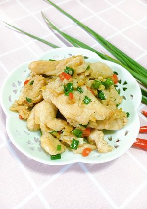 รูปของ อกไก่คั่วพริกเกลือ