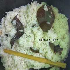 รูปของ Nasi Gurih (Nasi Uduk) Rice cooker