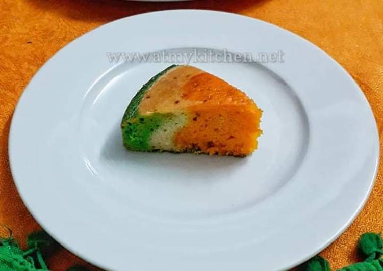 Tricolor Eggless Vanilla Cake