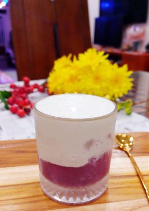 Hình của món Trà hoa đậu biếc machiato.