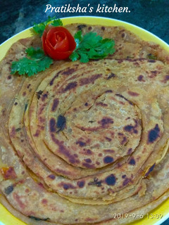 ટોમેટો લચ્છાં પરાઠા રેસીપી મુખ્ય ફોટો