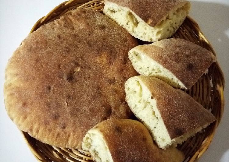 Voici la recette Pain traditionnel 🍞 spécial