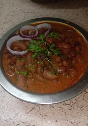 राजमा (rajma recipe in marathi) रेसिपी चे मुख्य फोटो 