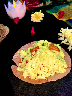 எலுமிச்சை சாதம் (Elumichai satham recipe in tamil) செய்முறை முக்கிய புகைப்படம்
