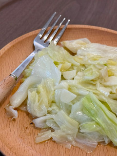 簡單的美味|脆甜有勁 蒜香炒高麗菜 的食譜成品照片