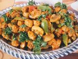 मशरूम सोया चंक्स तळलेले, भाजी (Mushroom Soya Chunks Bhaji Recipe In Marathi)
