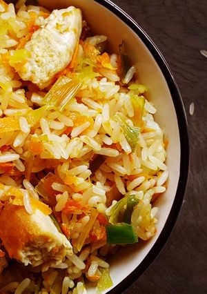 Una foto de Exquisito arroz con pollo y calabaza (zapallo) SÚPER ECONÓMICO, sabrosísimo y rápido!