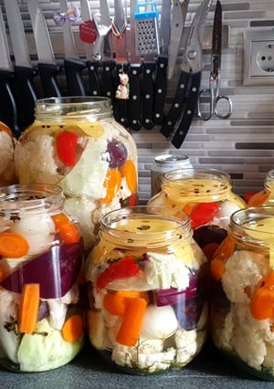 Vegyes savanyúság télire recept fotója