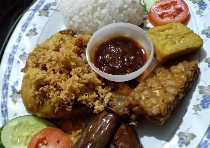 Resep Ayam kremes🍗🍗 oleh Bunda Olla - Cookpad