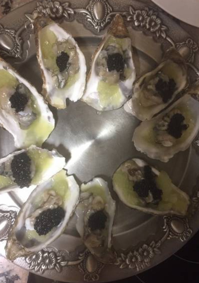 Una foto de Ostras con granizado de pepino