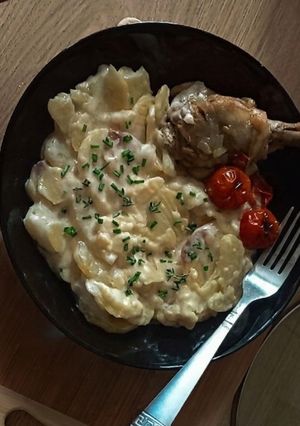 Une photo de Gratin de pommes de terre à la casserole 🥔🧀
