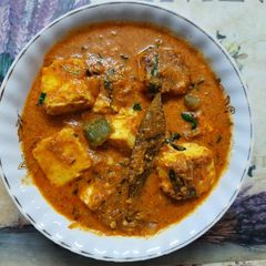 A picture of Paneer tikka masala.