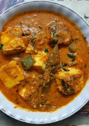A picture of Paneer tikka masala.