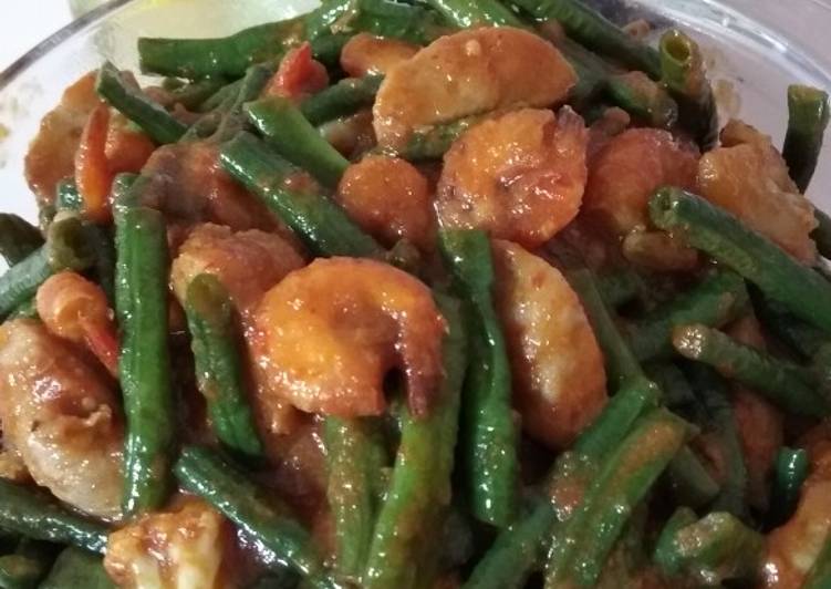 Tumis kacang panjang, udang & baso