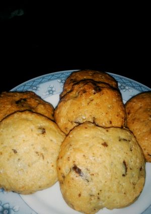 Una foto de Galletas con chispas de chocolate, crujientes y divinas