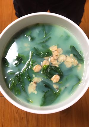 Hình của món Mâm cơm cuối tuần : canh ngao + thịt kho tàu + dưa cà muối.