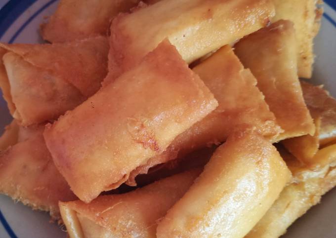 Bagaimana Membuat Lumpia isi tahu dan telur (murah meriah) yang Enak Banget