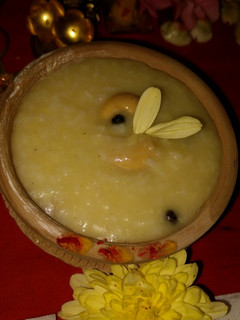 A picture of Ven pongal.