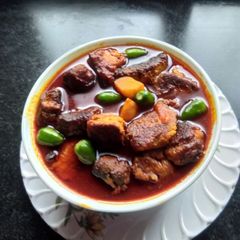 A picture of Bottle gourd kebab curry.