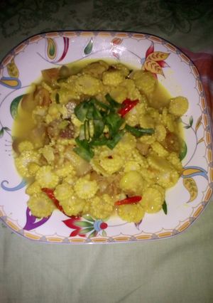 Foto resep Tumis jagung muda kikil bumbu kuning enak