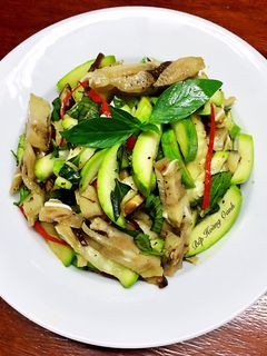 Hình của món Bầu Xào Giò Thủ.