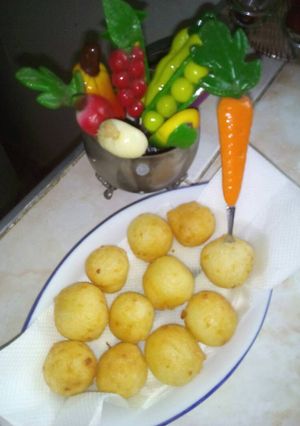 Una foto de Bolitas de harina y queso 🍢