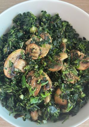 A picture of Sautéed Spinach and Mushroom with Garlic.