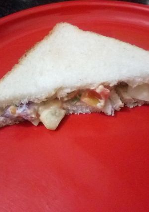 मयो वेज सैंडविच (Mayo veg sandwich recipe in hindi) रेसिपी मुख्य फोटो