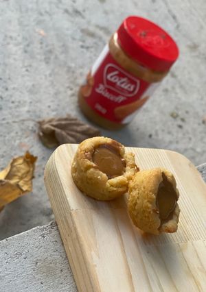 صورة لوصفة اكواب البسكويت محشيّة باللوتس 😋