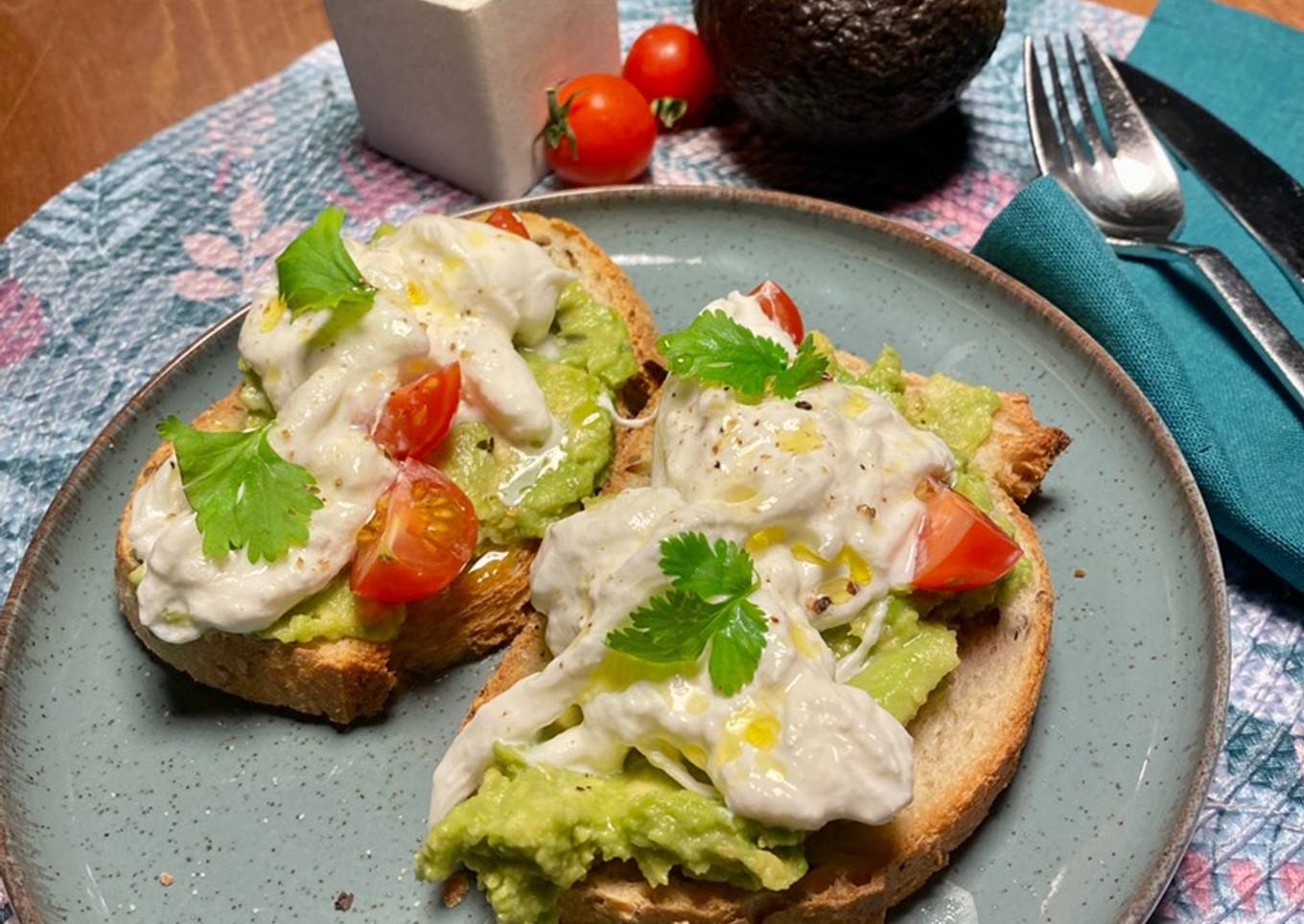 🍅🥑Avocado toast & burrata🥑🍅