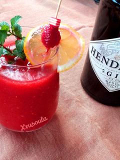 Φωτογραφία της συνταγής 💯Δροσερό κοκτέιλ 🍹με τζιν, τόνικ και σμέουρα (cocktail)