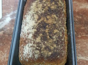 Una foto de Pan de molde centeno y linaza