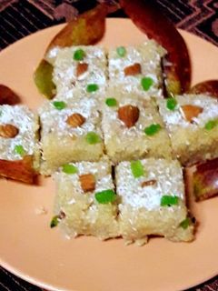 सेब की बर्फी (Seb Ki Barfi recipe in hindi) रेसिपी मुख्य फोटो