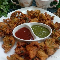 A picture of Palak Pakoda.