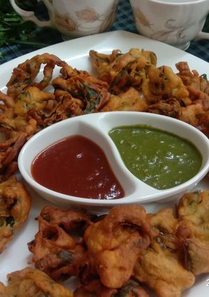 A picture of Palak Pakoda.