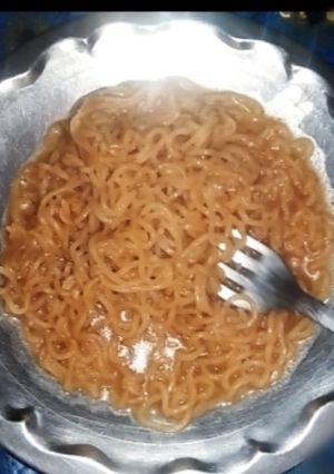 नेपाली वाई वाई मैगी(nepali wai wai maggi recipe in hindi) रेसिपी मुख्य फोटो
