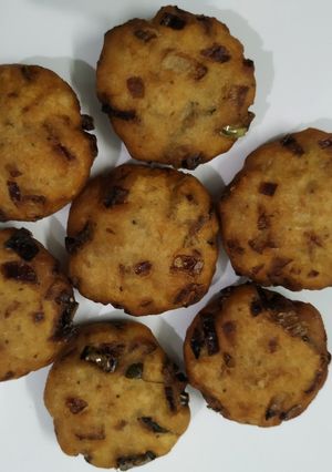 வாழைக்காய் வடை (Vaazhaikaai vadai recipe in tamil) செய்முறை முக்கிய புகைப்படம்