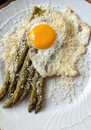 Foto di Asparagi bismarck