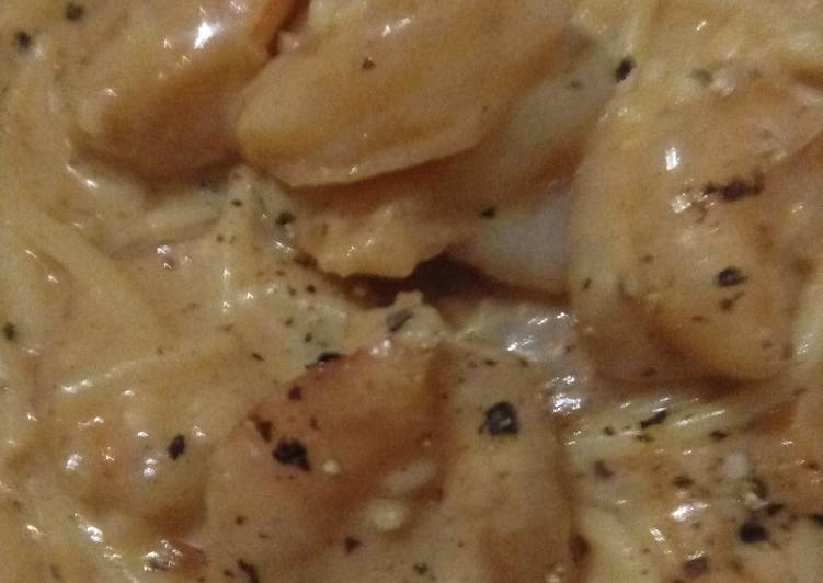 Recipe: Delicious Pasta with Creamy Garlic Butter Alfredo Sauce and Shrimp