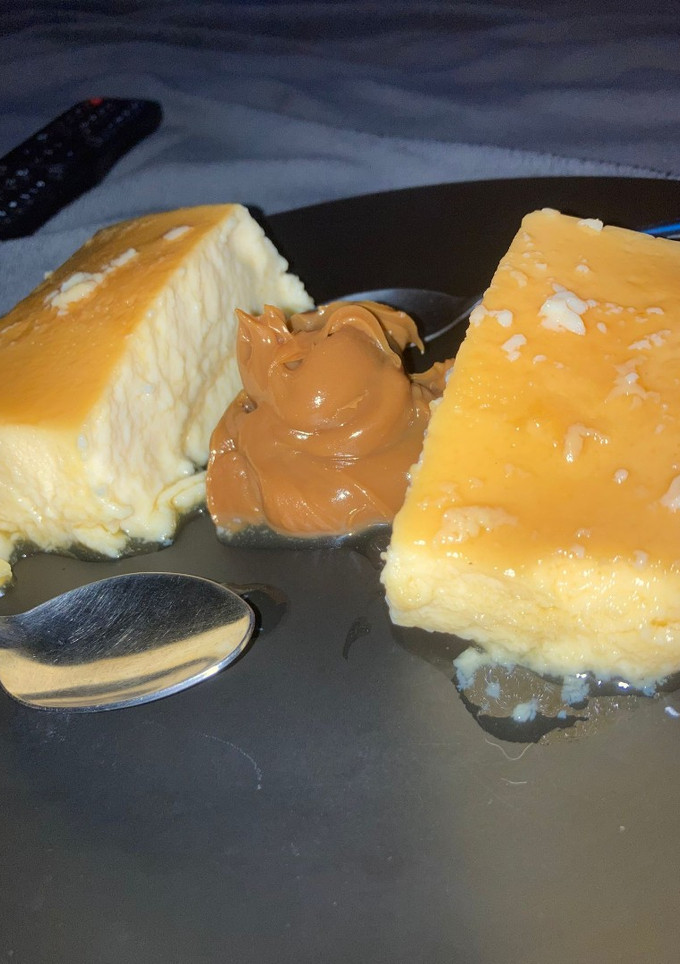Una foto de Flan de leche de coco