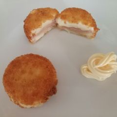 A picture of Mini baby bel burger.