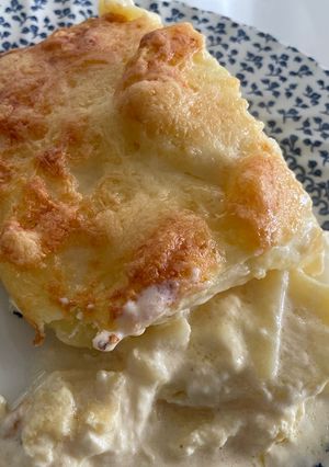 A picture of Potatoes au gratin with bacon lardons.