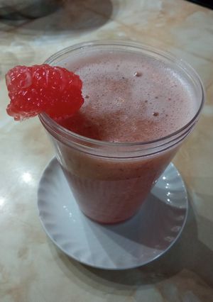 Rózsaszín smoothie recept fotója