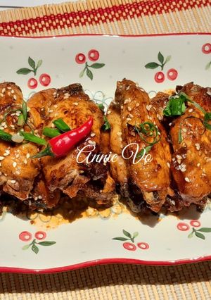 Hình của món Cánh gà nướng mè.