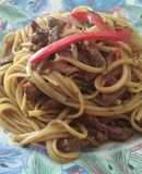 Tallarín saltado criollo