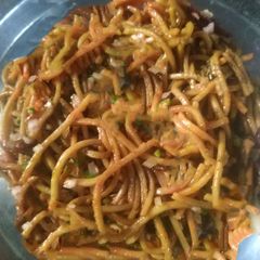 A picture of Veg Chowmein.