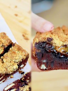 Foto resep Fudgy Cookie Brownies Tanpa Mixer: Satu Gigit Tiga Tekstur!