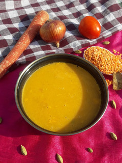 मसूर दाल और गाजर का सूप (Masoor daal aur gajar ka soup recipe in Hindi) रेसिपी मुख्य फोटो